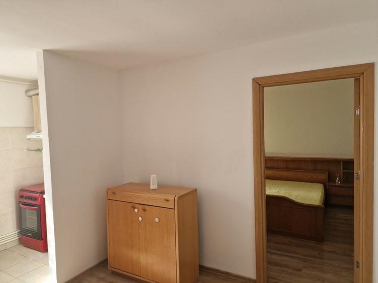 Apartament cu 2 camere semidecomandat în Mărăței