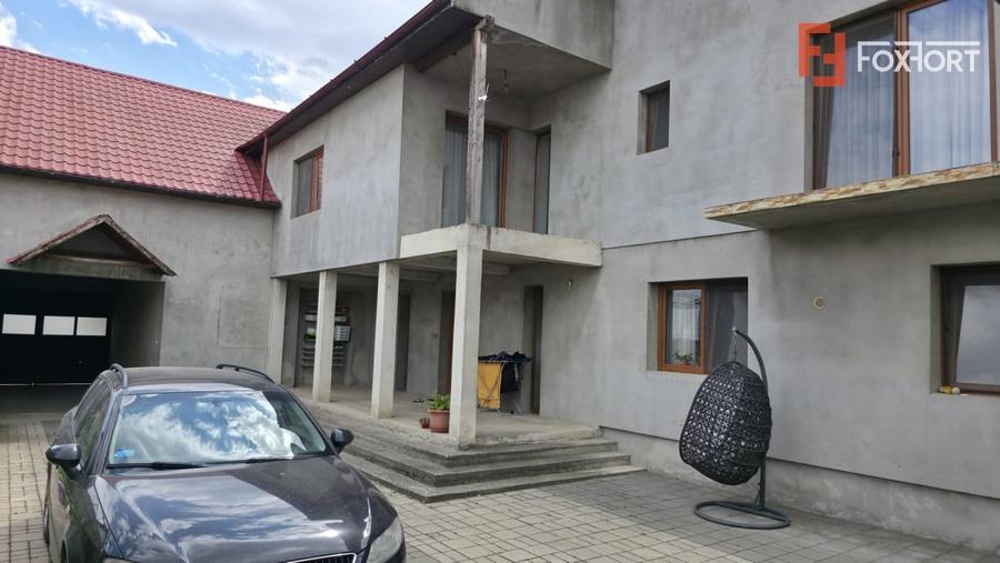 Casă individuală cu 6 camere cu Canalizare în Gătaia