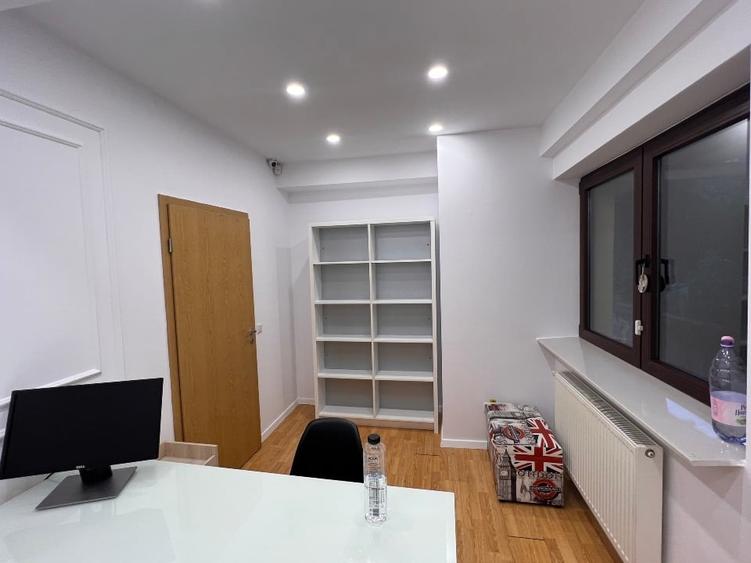 Apartament cu 3 camere semidecomandat în Dorobanți