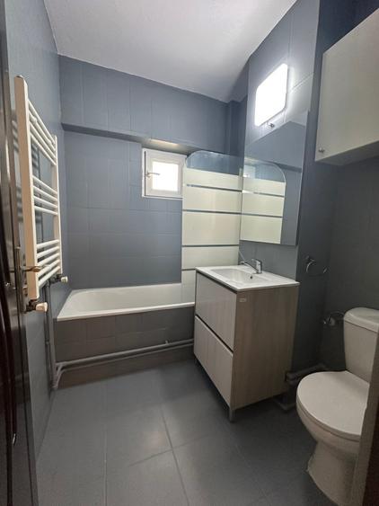 Apartament cu 4 camere decomandat, mobilat în Dacia