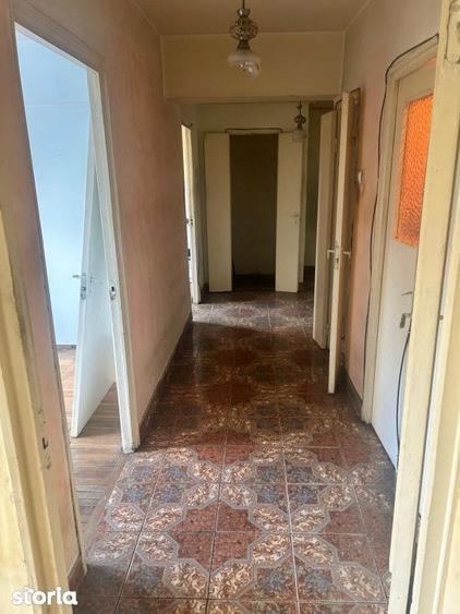 Apartament cu 3 camere în Traian