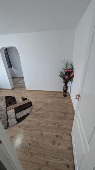 Vand apartment in orasul Marasesti la etajul 1 - 8