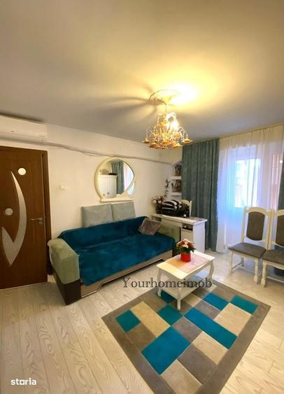 Apartament cu 3 camere semidecomandat în Craiovița Nouă