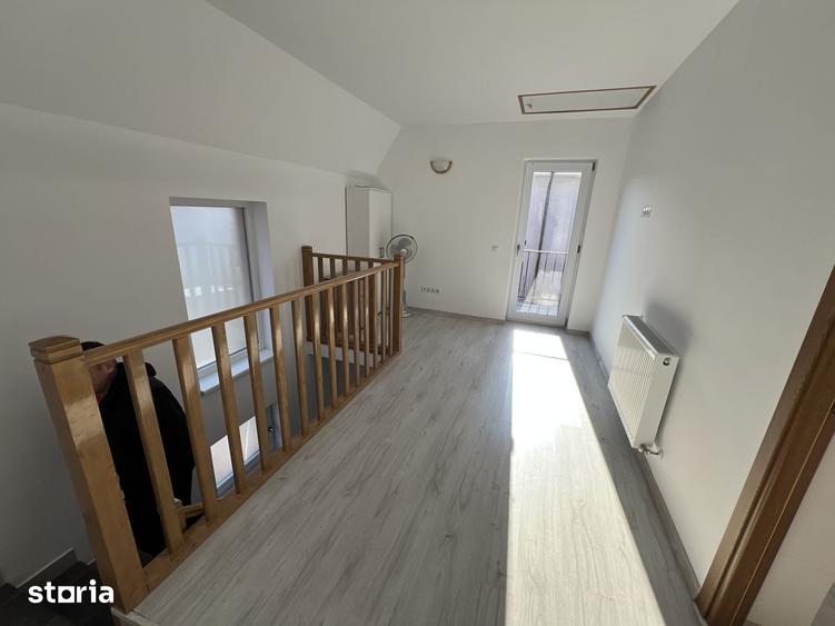 Casă cu 4 camere decomandat cu Teren 250 Mp în Ștrand