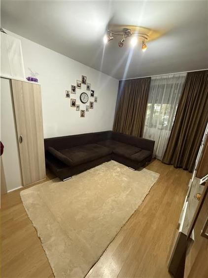 Apartament cu 2 camere decomandat în CET