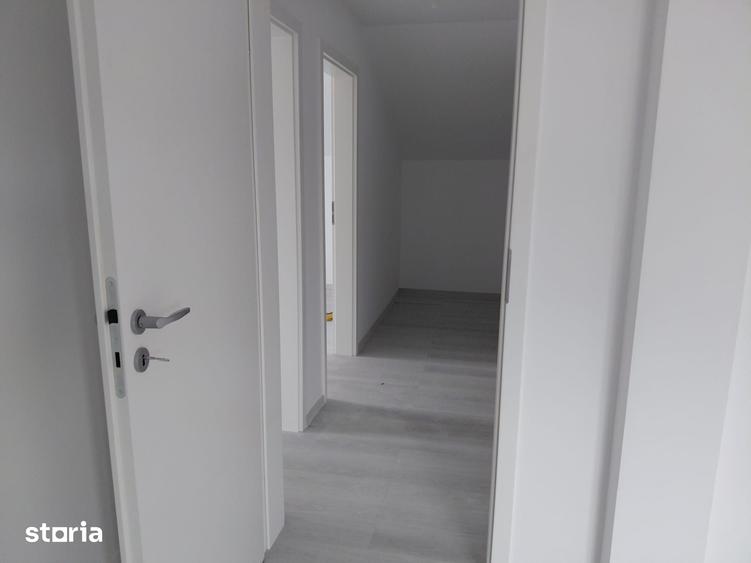 Casă cu 7 camere cu Teren 200 Mp în Central