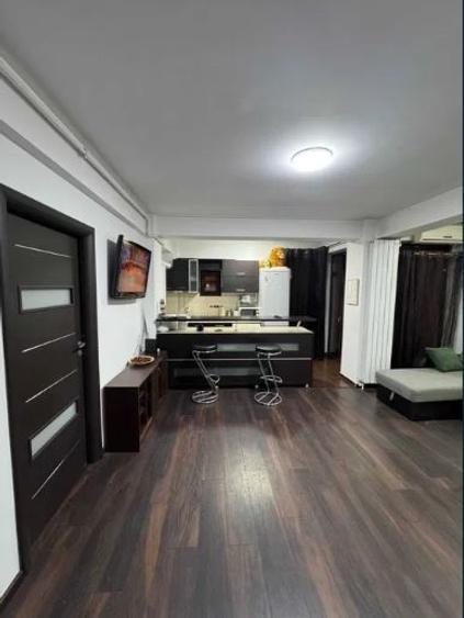 Apartament cu 2 camere decomandat, mobilat în P-ța Alba Iulia