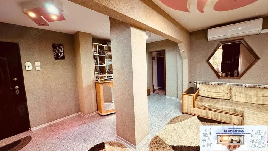 Apartament cu 4 camere decomandat în Micro 17