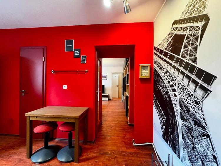 Apartament cu 2 camere semidecomandat, mobilat în Central