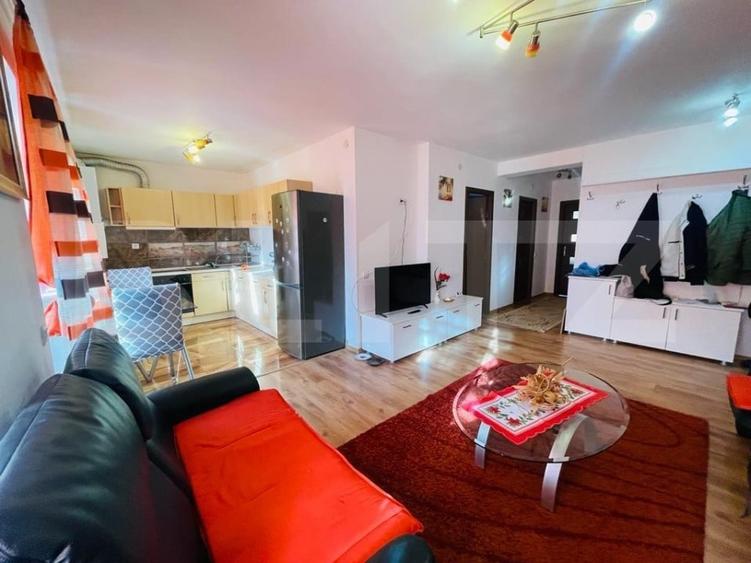 Apartament cu 3 camere semidecomandat, mobilat în Florești