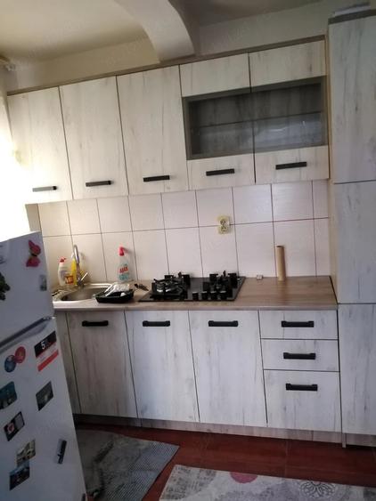 Apartament cu 3 camere decomandat în Exterior Vest