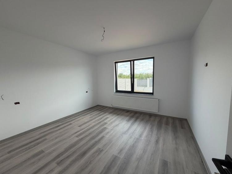 Casă cu 4 camere în Făcăi