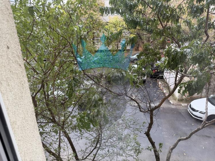 Apartament cu 2 camere decomandat, mobilat în Vitan