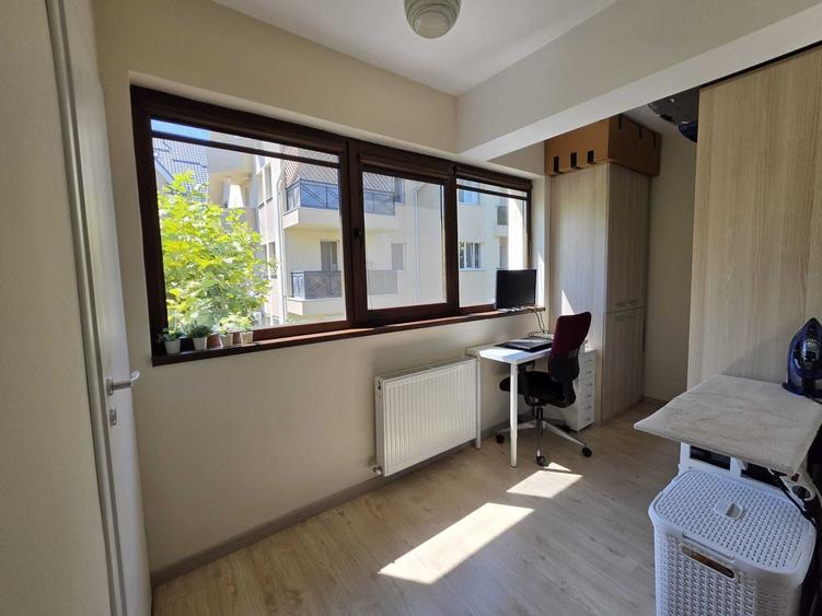 Apartament cu 4 camere decomandat în Central