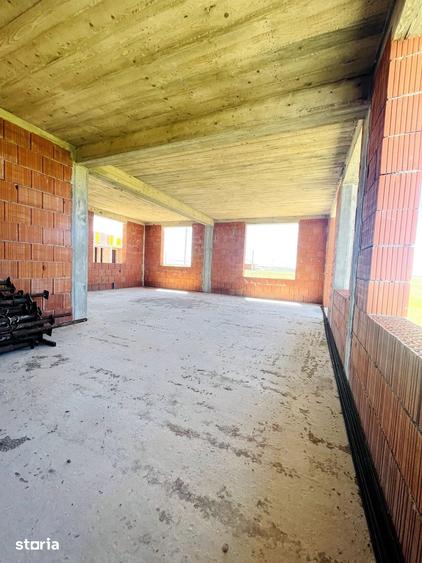 Casă cu 4 camere cu Teren 500 Mp în Sânmartin