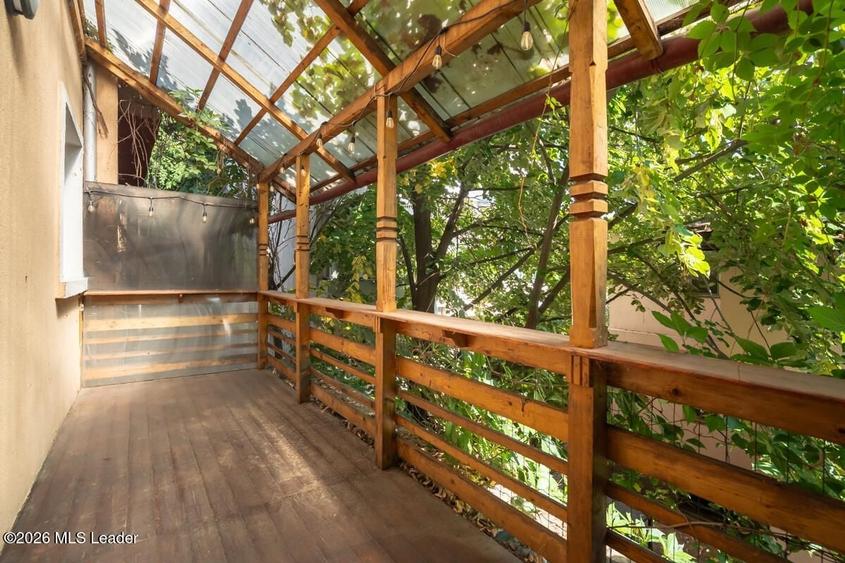 Casă individuală cu 10 camere cu Canalizare în Cotroceni