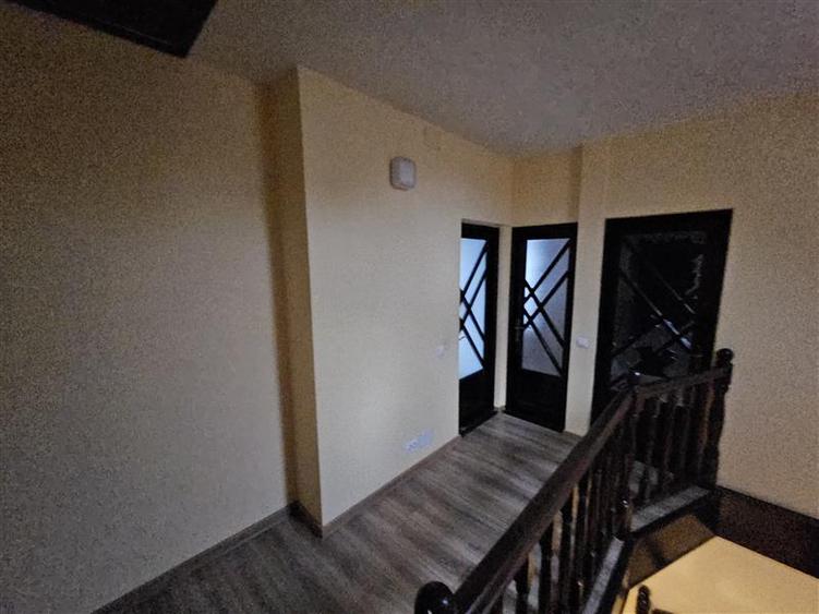 Casă cu 6 camere cu Canalizare în Aroneanu