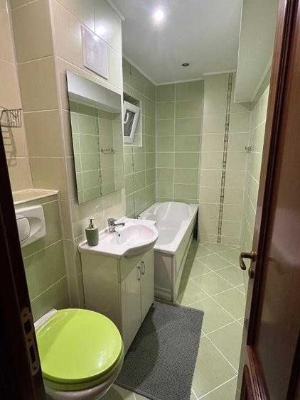 Apartament cu 4 camere decomandat în Exterior Vest