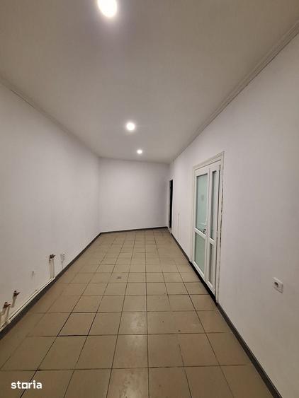 Spațiu comercial, de 66 mp, în Piața Centrală
