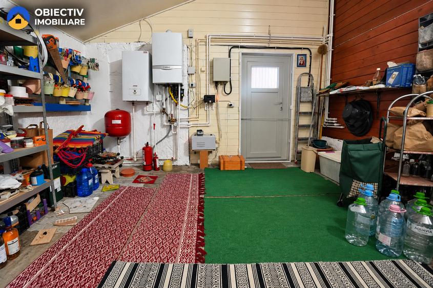 Casă individuală cu 6 camere cu Teren 2199 Mp în Gârcina