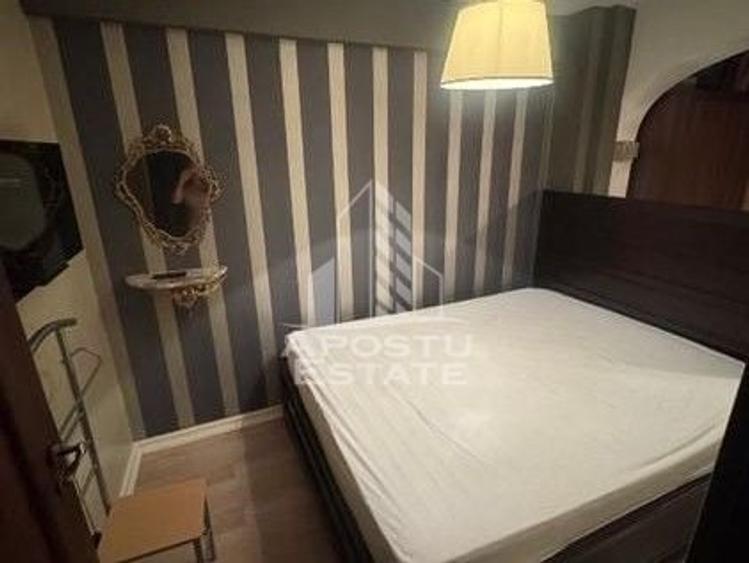 Apartament cu 3 camere semidecomandat, mobilat în Ultracentral