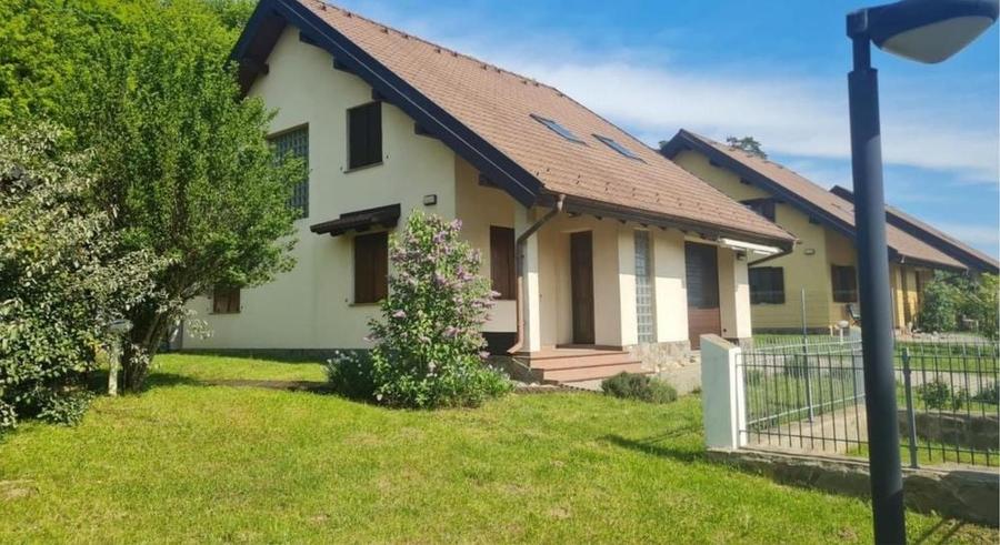 Casă cu 4 camere în Șieu