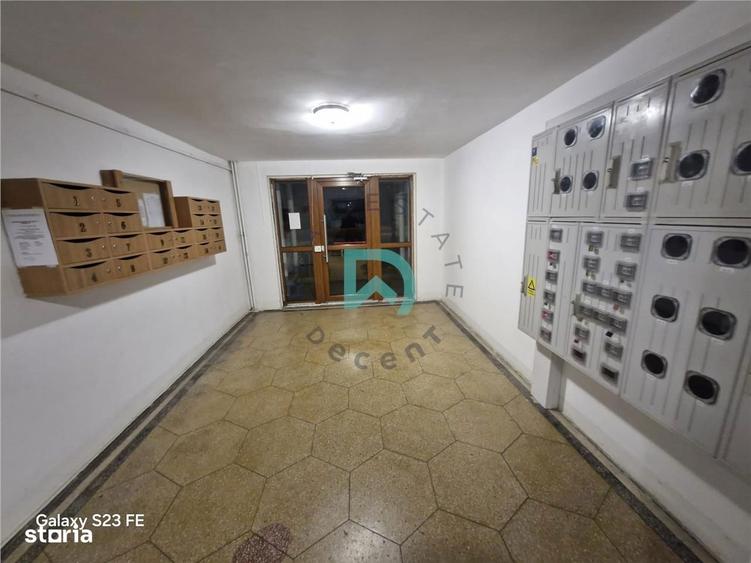 Apartament cu 3 camere semidecomandat în Centrul Istoric