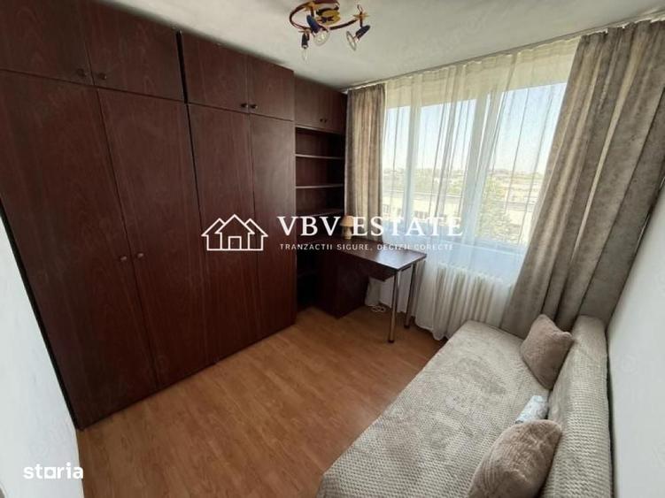 Apartament cu 3 camere semidecomandat în Gorjului