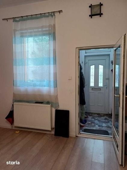 Casă cu 3 camere cu Teren 156 Mp în Central