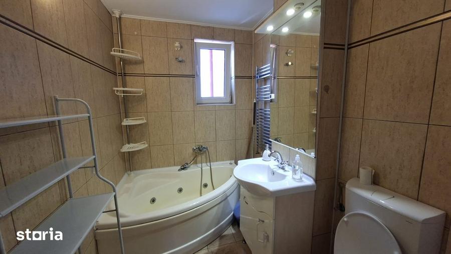 Apartament cu 3 camere decomandat, mobilat în 7 Noiembrie