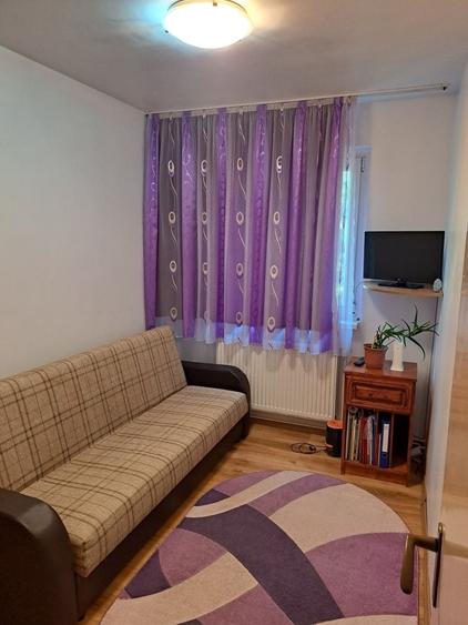 Apartament cu 3 camere semidecomandat în Dâmbu Pietros