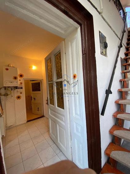Casă cu 4 camere cu Teren 400 Mp în Central