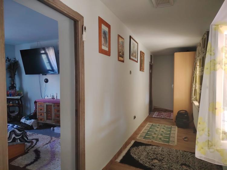Casă individuală cu 3 camere cu Piscina în Ișalnița