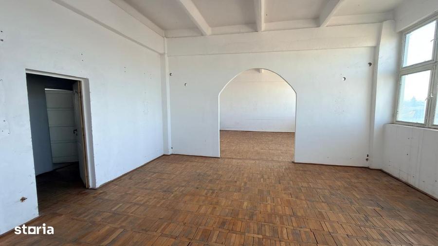 Spatiu industrial 8+ camere zona Central - 4