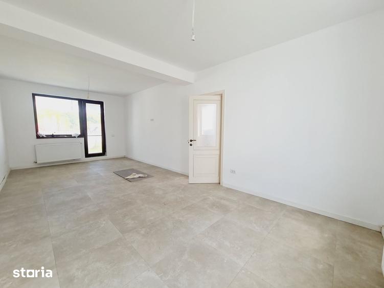 Casă cu 5 camere cu Teren 500 Mp în Bucium