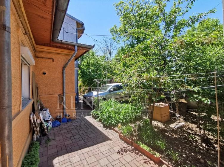 Casă individuală cu 3 camere cu Canalizare în Rahova