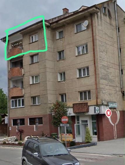 Apartament cu 3 camere decomandat, mobilat în Periferie