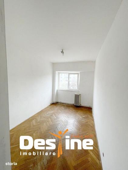 Apartament cu 4 camere decomandat în Galata