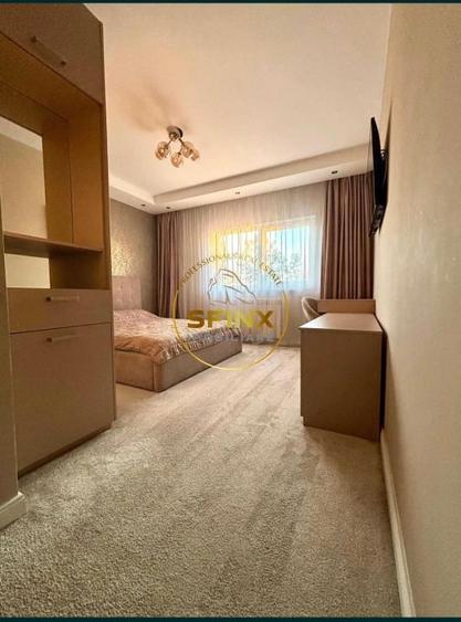 Apartament cu 3 camere semidecomandat, mobilat în Pipera