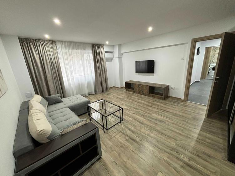 Apartament cu 2 camere decomandat, mobilat în Calea Călărașilor