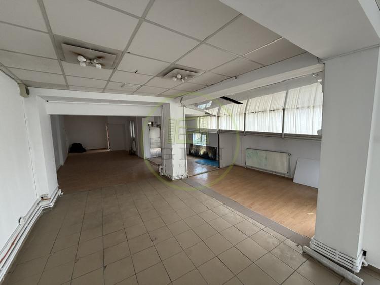 Spațiu comercial, de 307.85000610352 mp, în 1 Mai