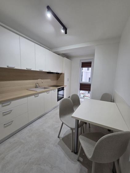 Apartament cu 3 camere decomandat în Aradului