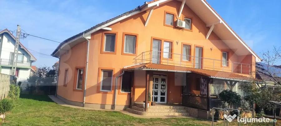Casă cu 7 camere cu Teren 602 Mp în Nufărul