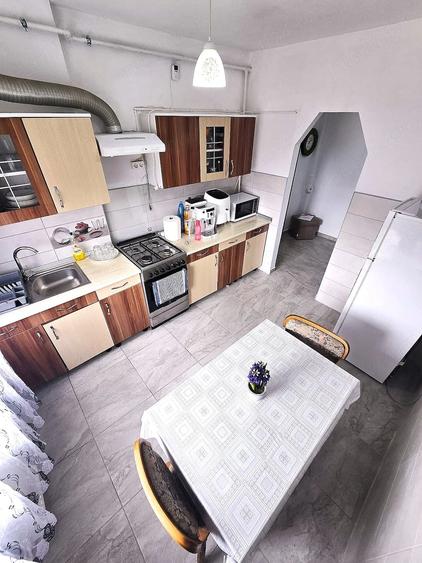 Apartament cu 2 camere decomandat în Micro 16
