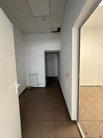 Spațiu comercial, de 150 mp, în Săsar