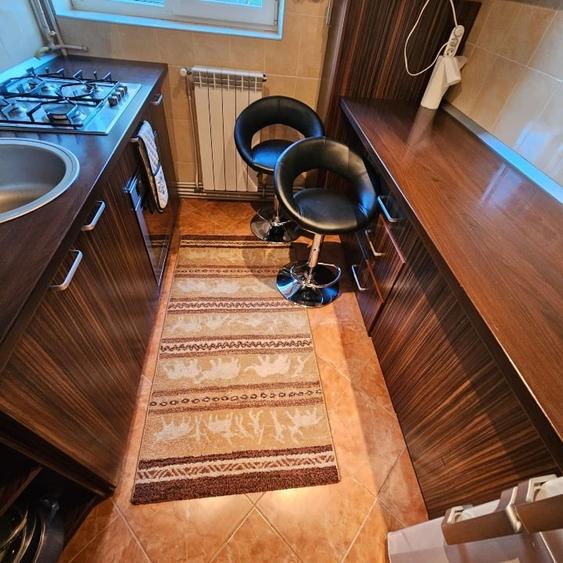 Apartament cu 2 camere decomandat, mobilat în Central