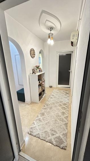 Apartament cu 2 camere decomandat în Micro 13