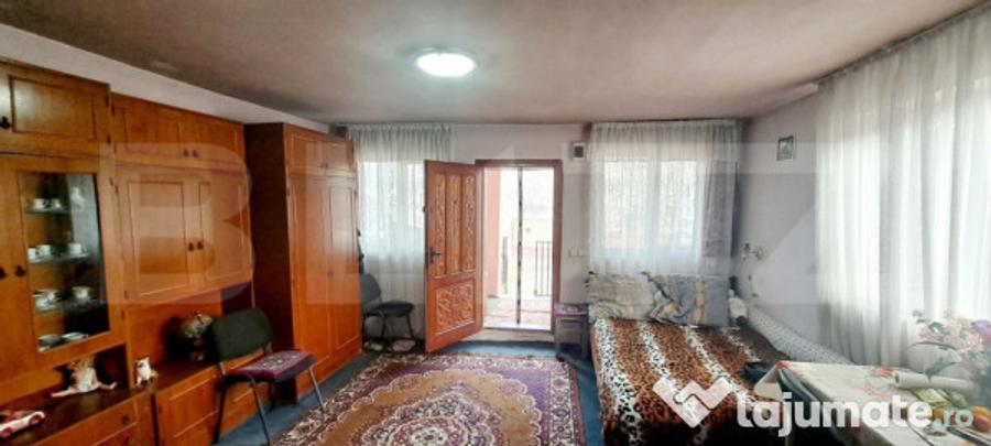 Casă cu 2 camere cu Teren 1000 Mp în Dezmir
