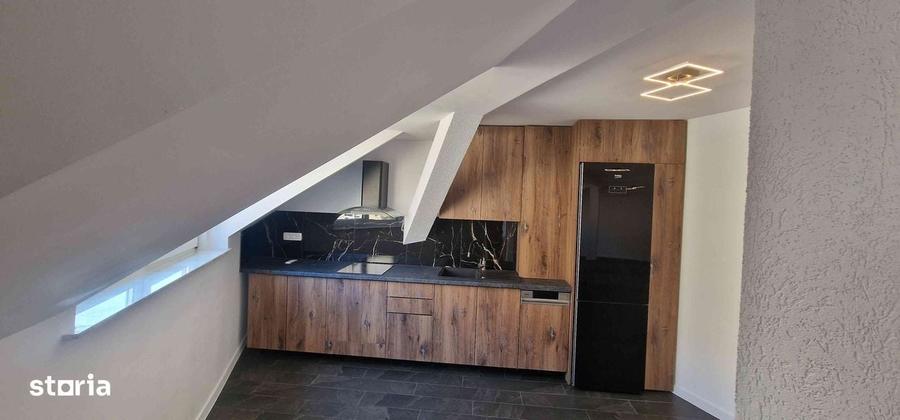 Apartament 2 camere, mansarda, zona centrala Brasov 650/luna - 1