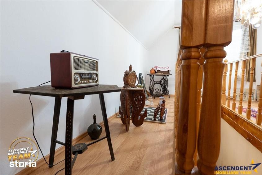 Casă cu 5 camere cu Teren 1700 Mp în Mereni